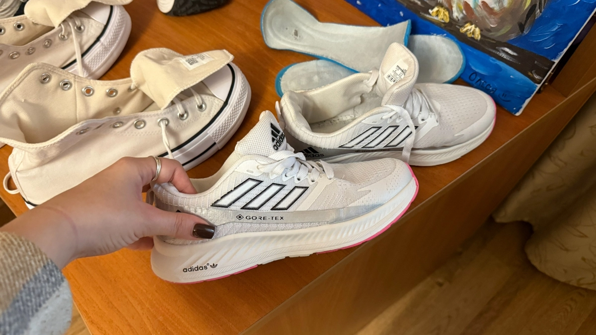 Обувь больше не воняет: простой лимон и соль разом решат проблему неприятного шлейфа от ног - сделал раз и не стесняюсь