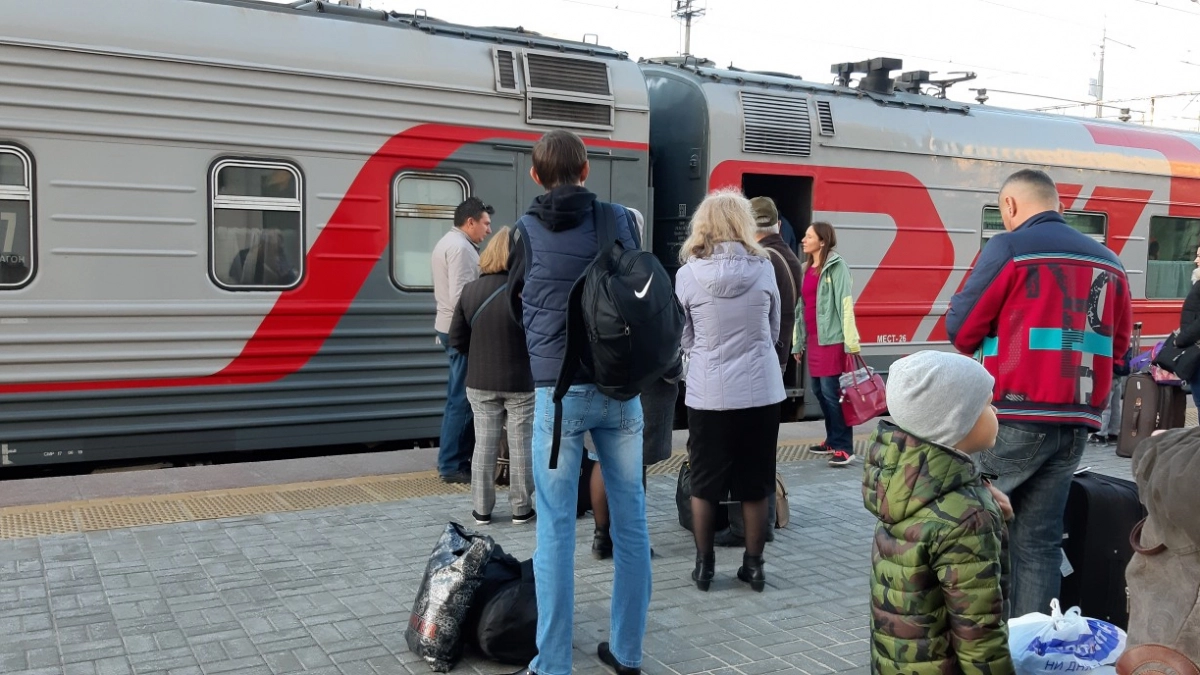 Станет в 2 раза дешевле: РЖД ввело 50% скидки на билет - кто в списке