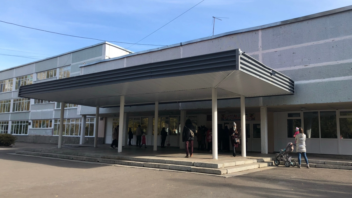 До конца лета асфальт заменят у двух школ и одного детского сада в Пензенской области 