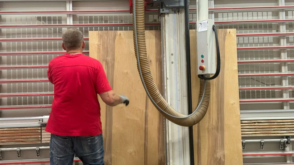 ОСБ и фанера — больше не в почете: все обшивают каркас этим дышащим материалом — не разбухает, не крошится и не коробится