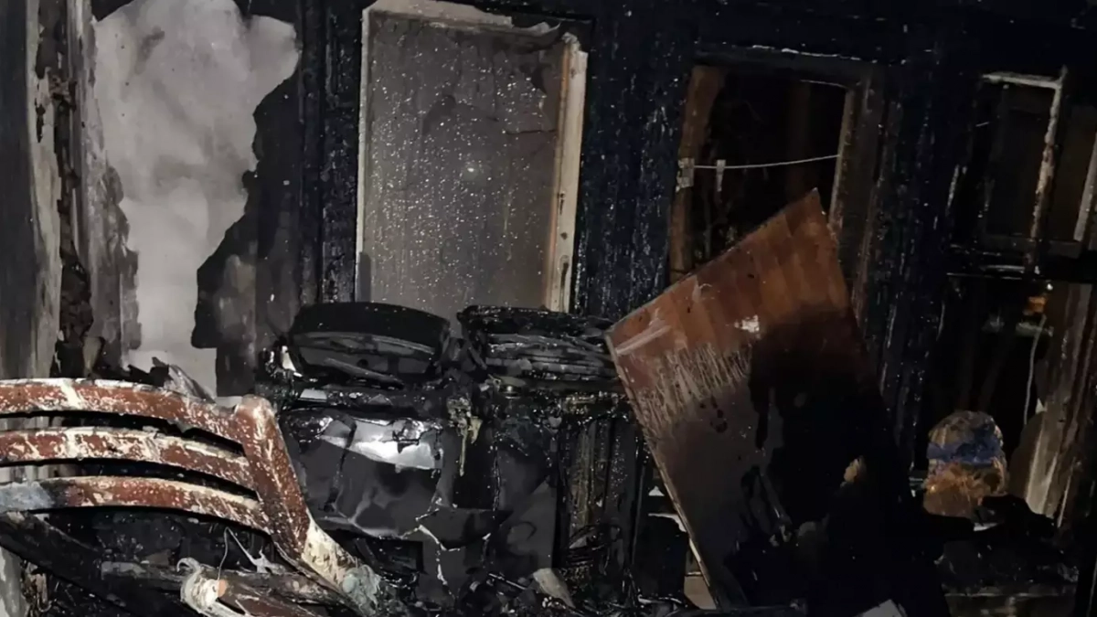 Серьезный пожар на ул. Островского лишил жизни одного человека, 10 жильцов спасены