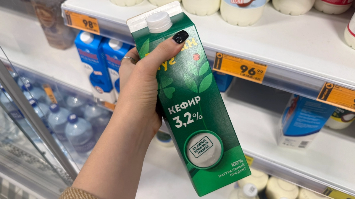 Затхлый запах и кислый вкус: Росконтроль проверил  кефир - список марок, которые провалили тест