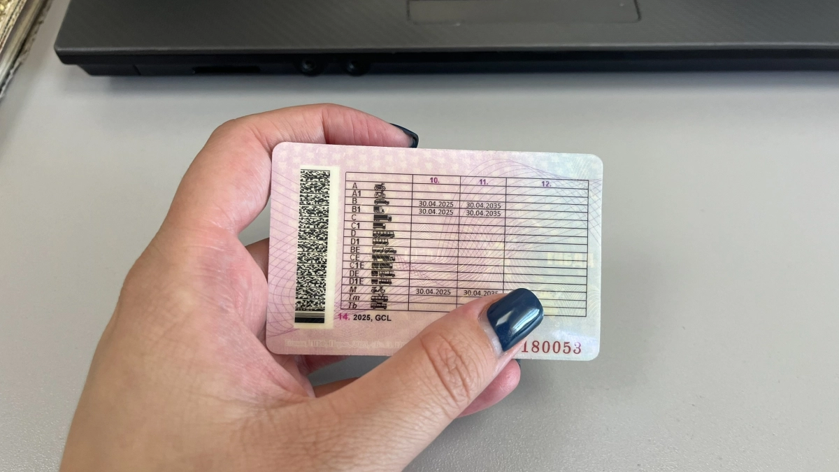 Водительские удостоверения будут меняться по новым правилам: что нужно знать о правилах замены с 2026 года