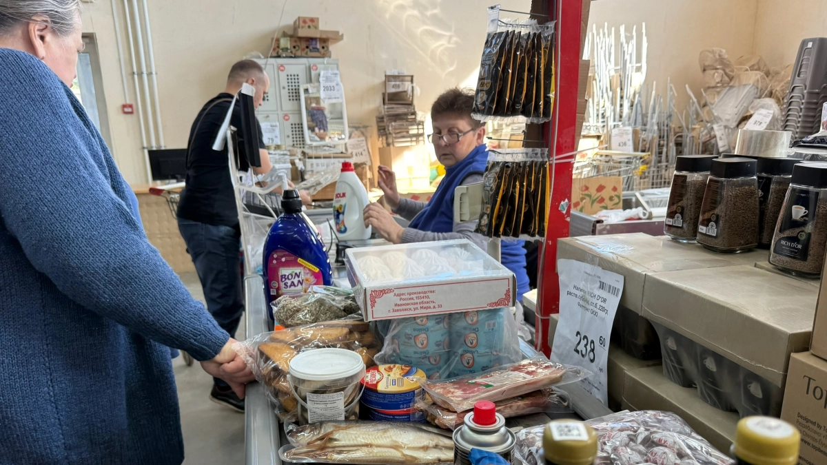 Забежала в Светофор и не удержалась: стремянки, ковры, пледы и посуда - отличный завоз новинок для сада и дачи 