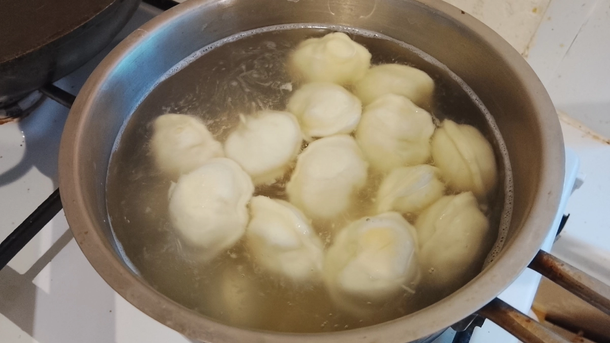 Почему пельмени нельзя кидать в кипящую воду - нас всю жизнь учили готовить неправильно 