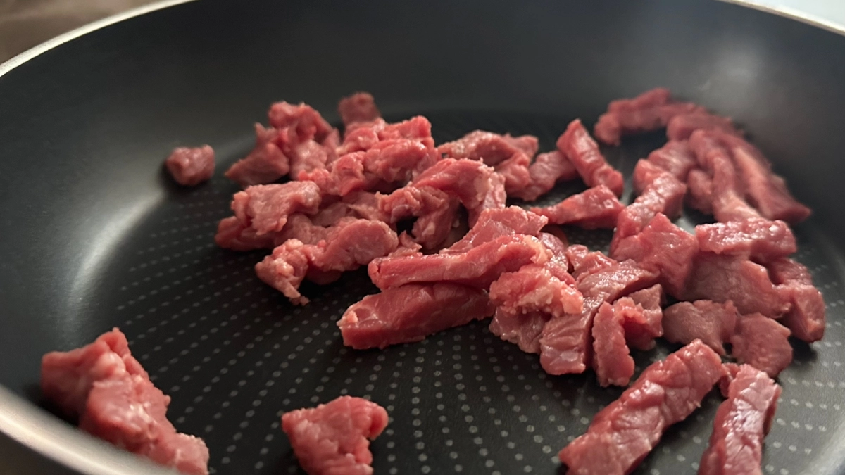 Почему 90% людей жарят мясо неправильно - и вы тоже