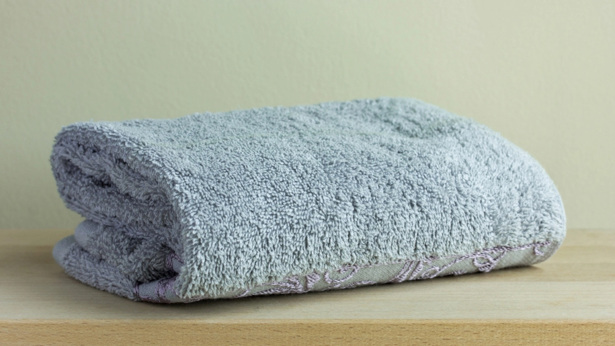 Полотенца больше не воняют сыростью: «вывожу» затхлый запах за 7 минут — запах свежести остается после каждой стирки