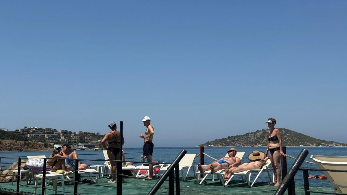 Бирюзовая сказка без толп туристов и ценник как 10 лет назад: какой курорт массово выбирают семьи в 2026 году 