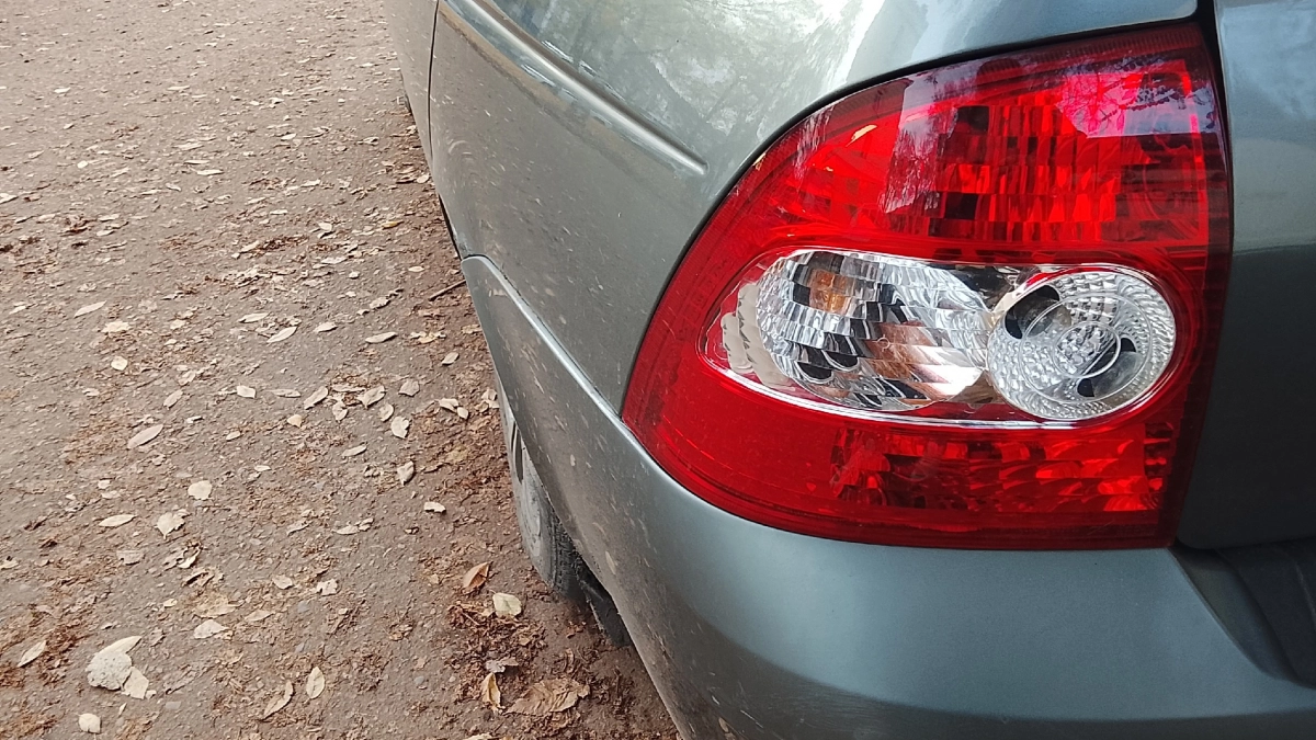 Фары светят тускло, но это не из-за лампочек: что нужно сделать — свет будет ярче, чем с производства