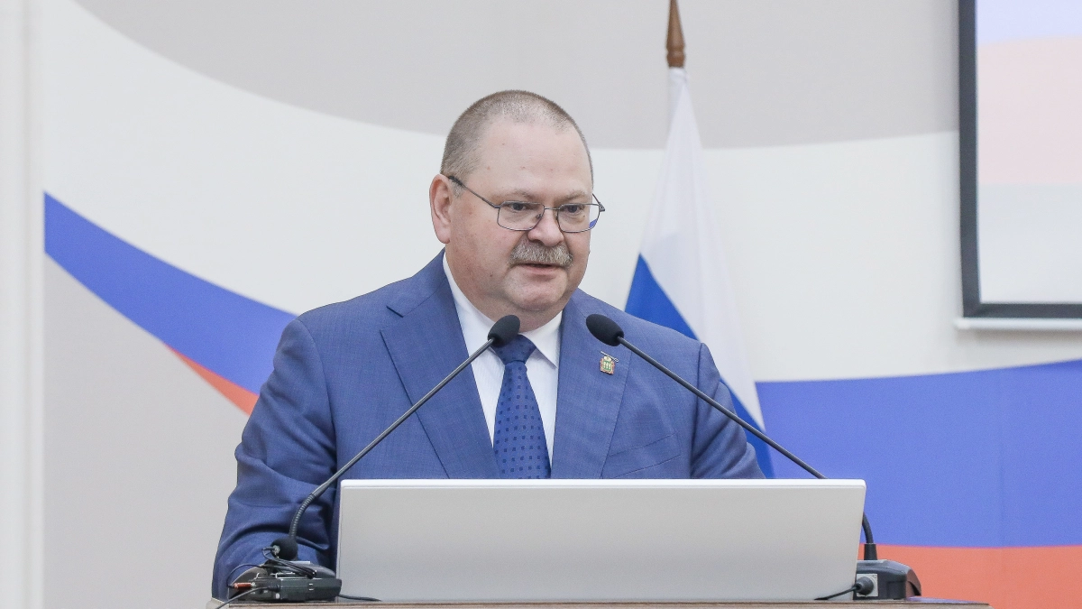 Олег Мельниченко на внеочередном заседании правительства принял решение об отставке кабмина