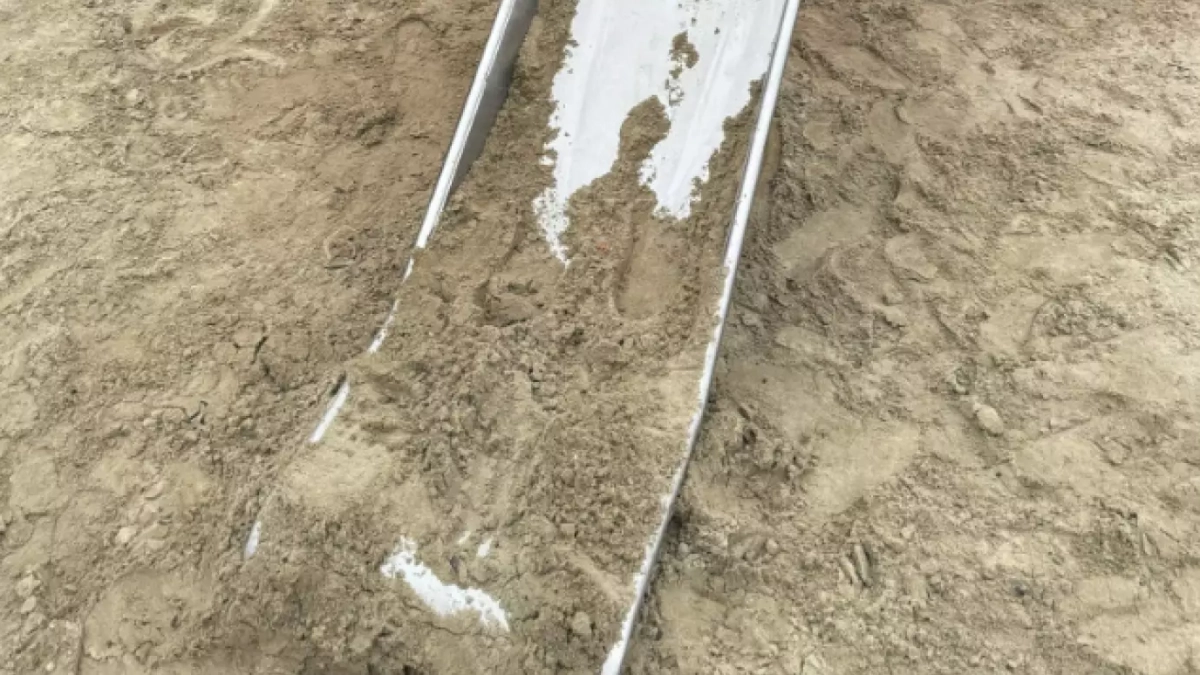 Спустя несколько месяцев ожидания в зареченском сквере избавятся от песка на детской площадке 