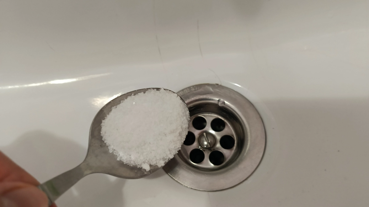  Всего 1 ст. ложка в раковину — и трубы всегда чистые, без зловонных пробок и засоров