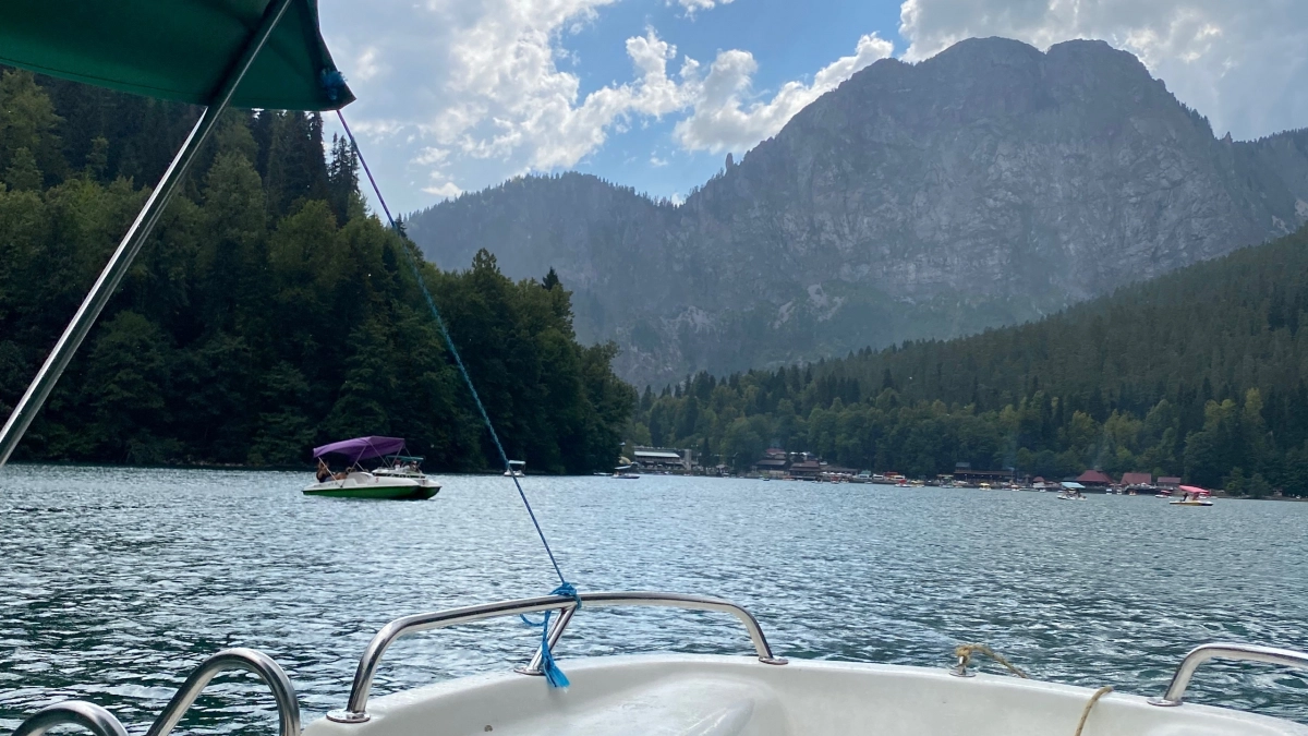 Грязь, мусор и заоблачные цены — честный отзыв россиян про поездку в солнечную Абхазию