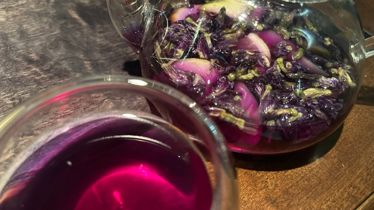 В "Чижике" найден шикарный травяной чай каркадэ: ароматный, стоит почти копейки, а крепость и вкус восхитительные