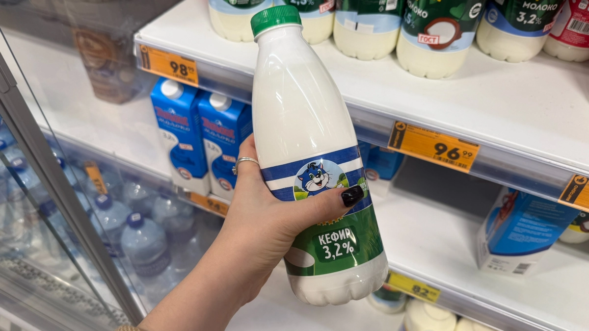 Крашеная вода с крахмалом: Росконтроль назвал марки кефира, которые лучше не покупать даже с 50% скидкой 