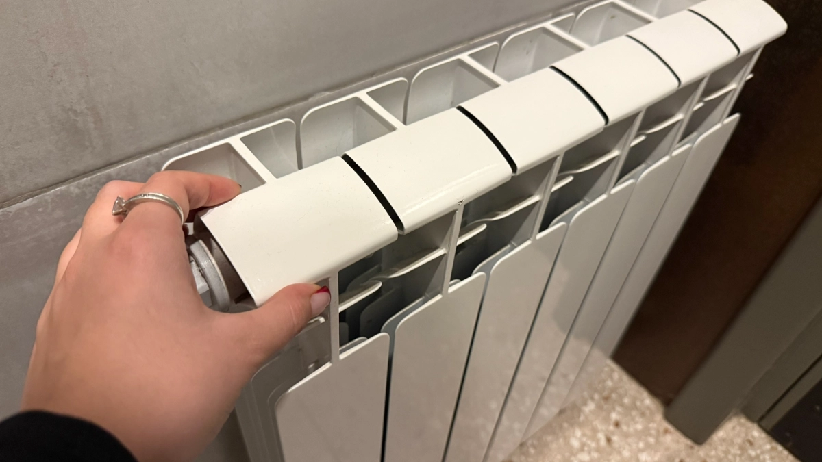 Жители области дрогнут в своих квартирах, а малыши мерзнут в детсадах