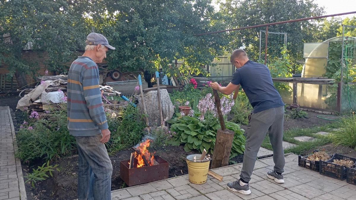 Только прожив 3 года в деревне, поняли, что тут зарабатывают не сельским хозяйством - такие суммы в городе нам и не снились