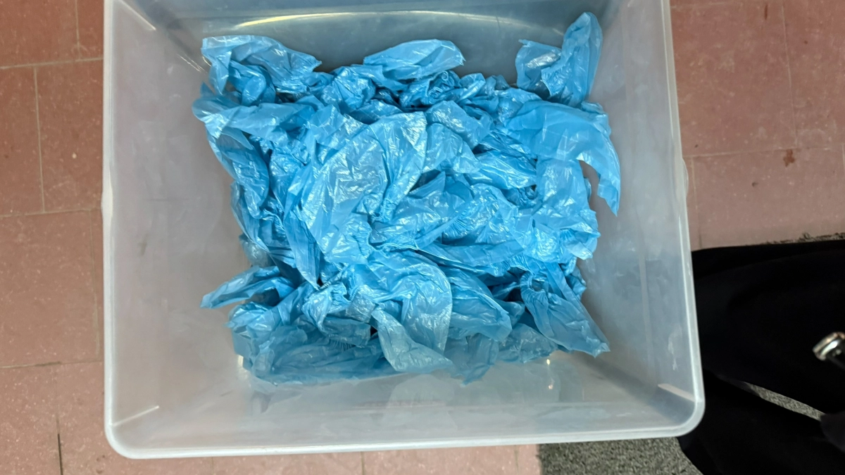 Умные хозяйки никогда не забывают купить бахилы про запас - сразу по 3 коробки: 13 гениальных способов, как их использовать в быту и на даче