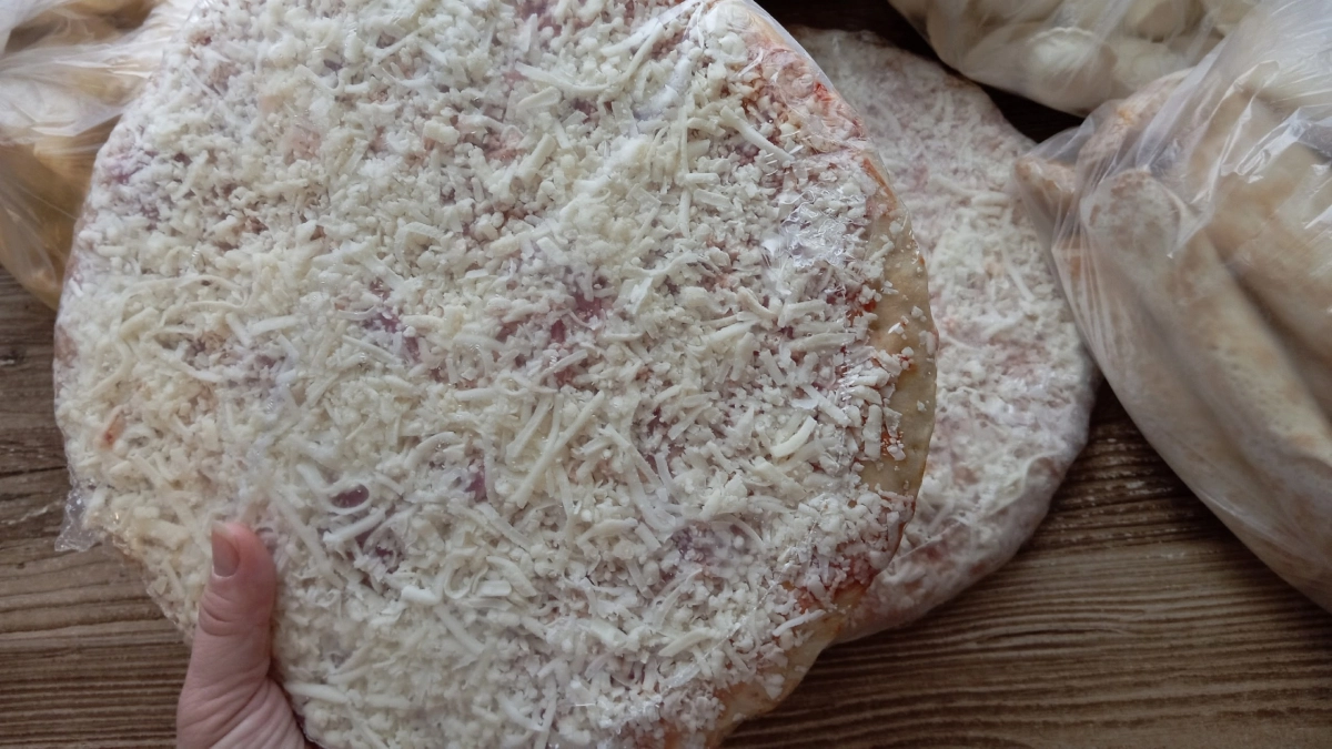 Не ожидала, что найду такую вкусную пиццу за 200 рублей в Ермолино - вкус как у ресторанной, состав отличный - честный отзыв