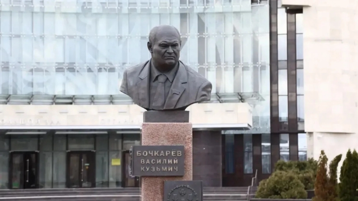 В Пензе почтили память первого губернатора Василия Бочкарёва