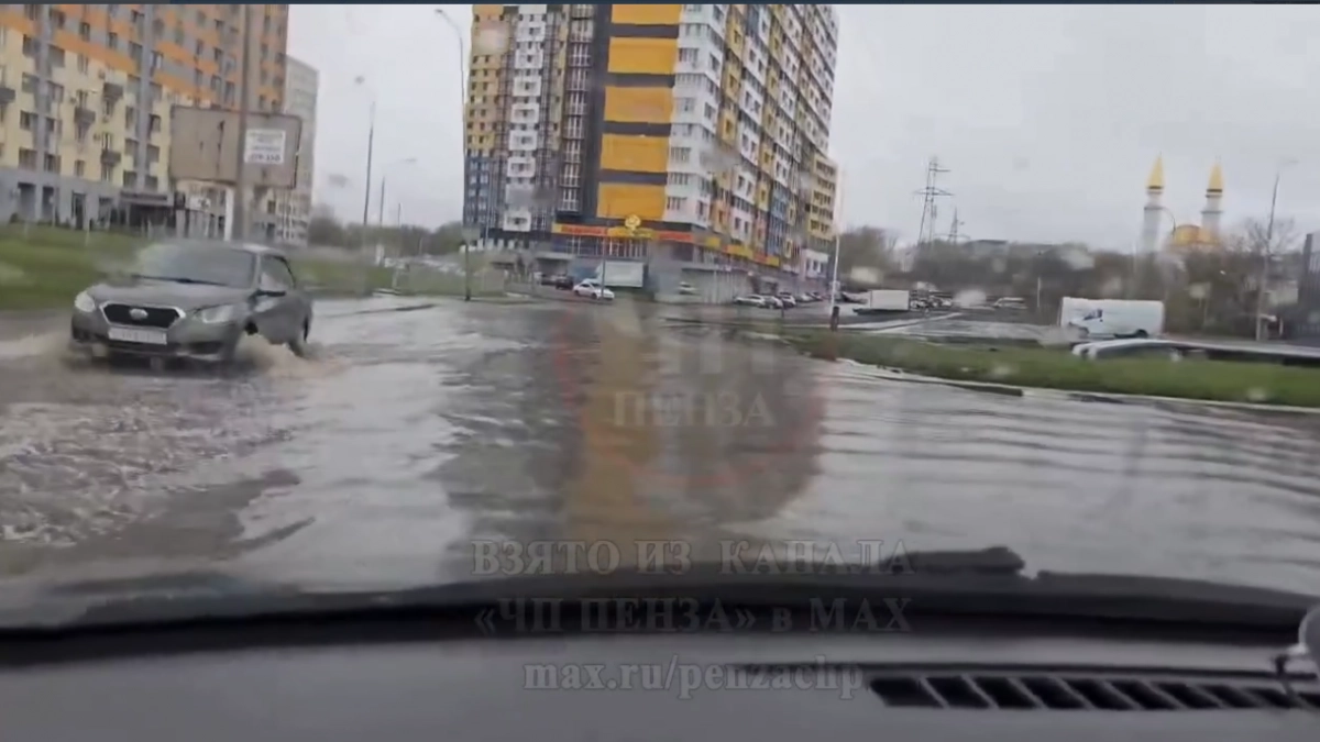 Вода доходила до уровня фар: пензенцы обсуждают потоп в микрорайоне Арбеково после вчерашнего ливня