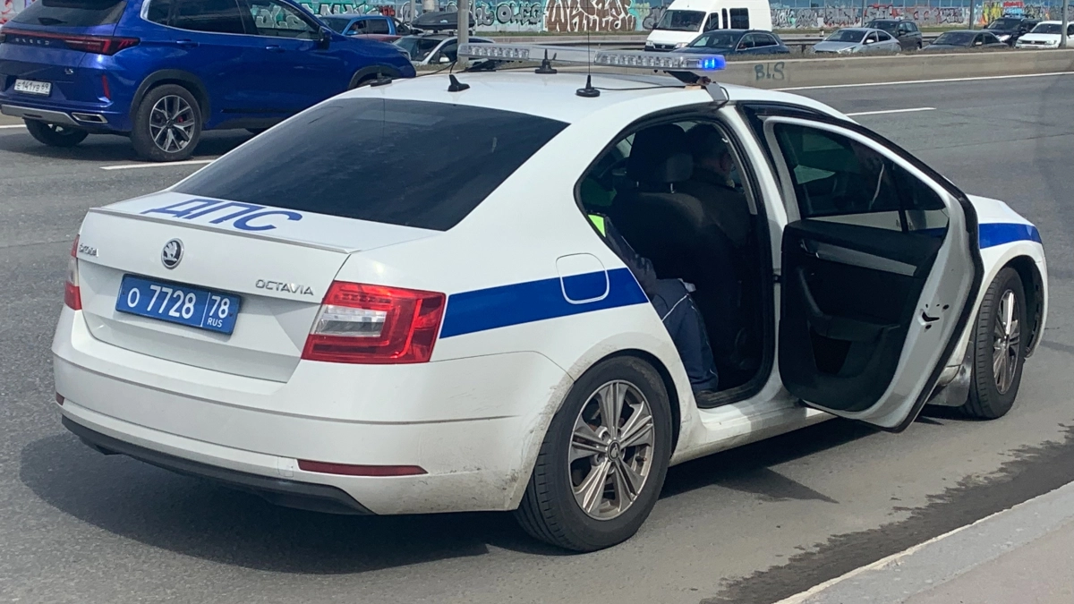 В ГИБДД поставили точку в вопросе: можно ли ставить LED лампочки вместо галогеновых - в каких случаях за это будут лишать прав
