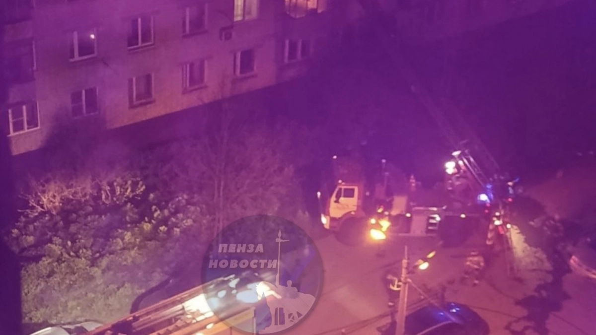 В Заводском районе на ул. Ленина произошел пожар: пострадал мужчина 