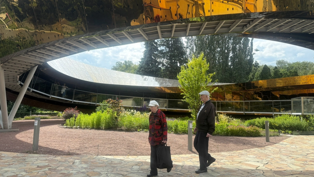 Тем, у кого есть пожилые родители: должны хотя бы раз прочитать мудрое стихотворение Дементьева - чтобы потом всю жизнь не жалеть 