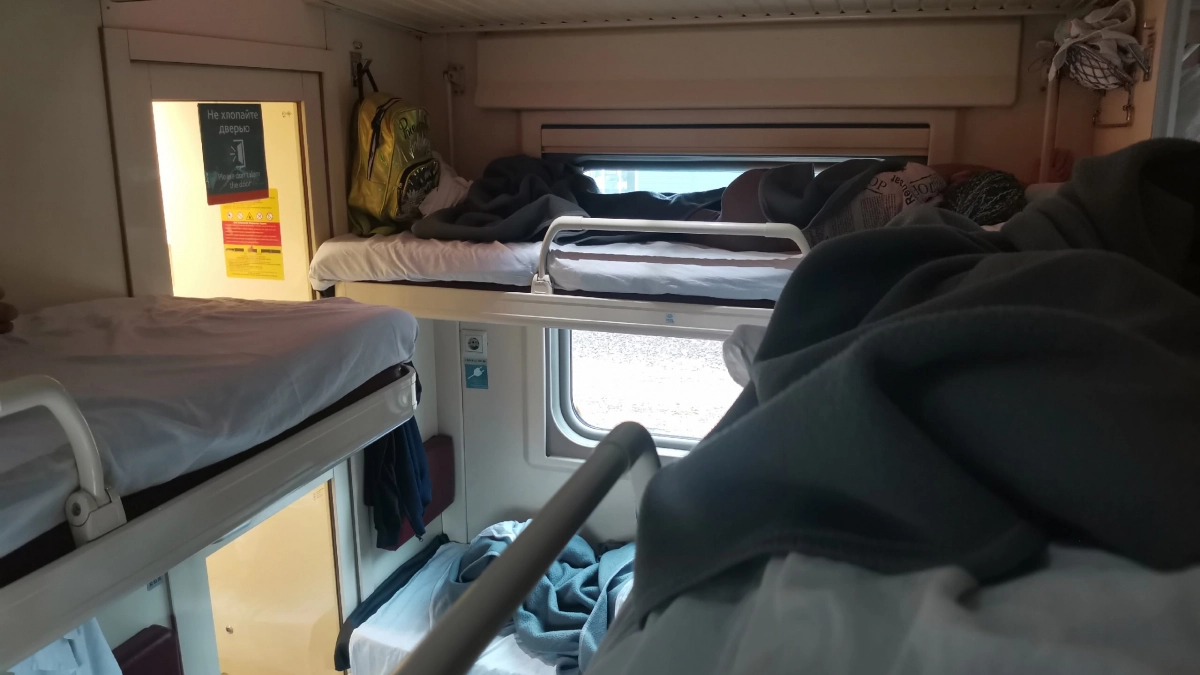 К столику в плацкарте больше не подпустят - в новых вагонах правила будут работать совсем по-другому