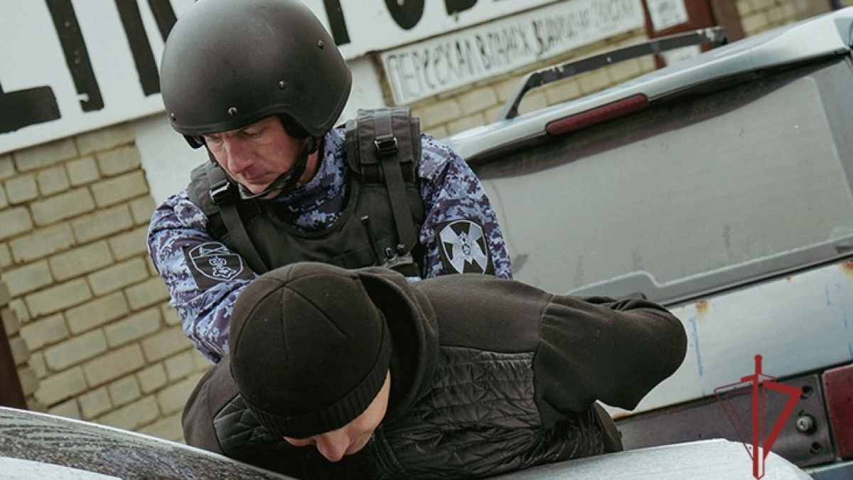 Росгвардейцы остановили ночное «торжество» в пензенской многоэтажке