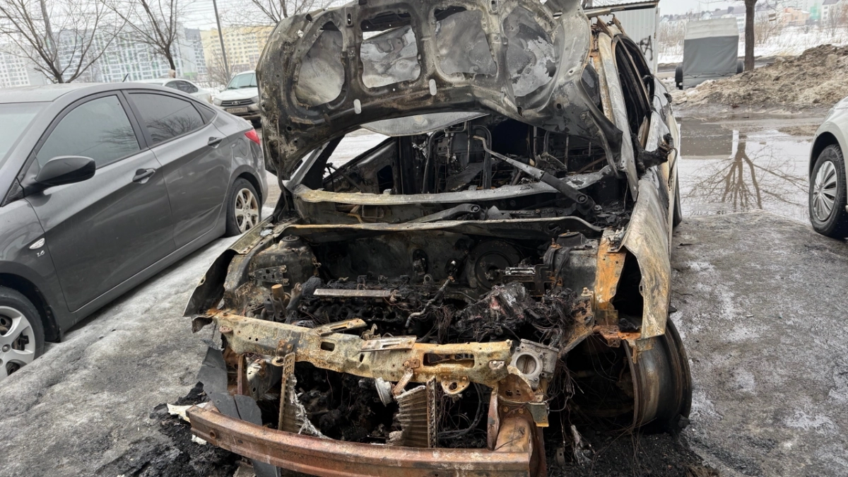 На улице Чапаева вспыхнул автомобиль 13 мая
