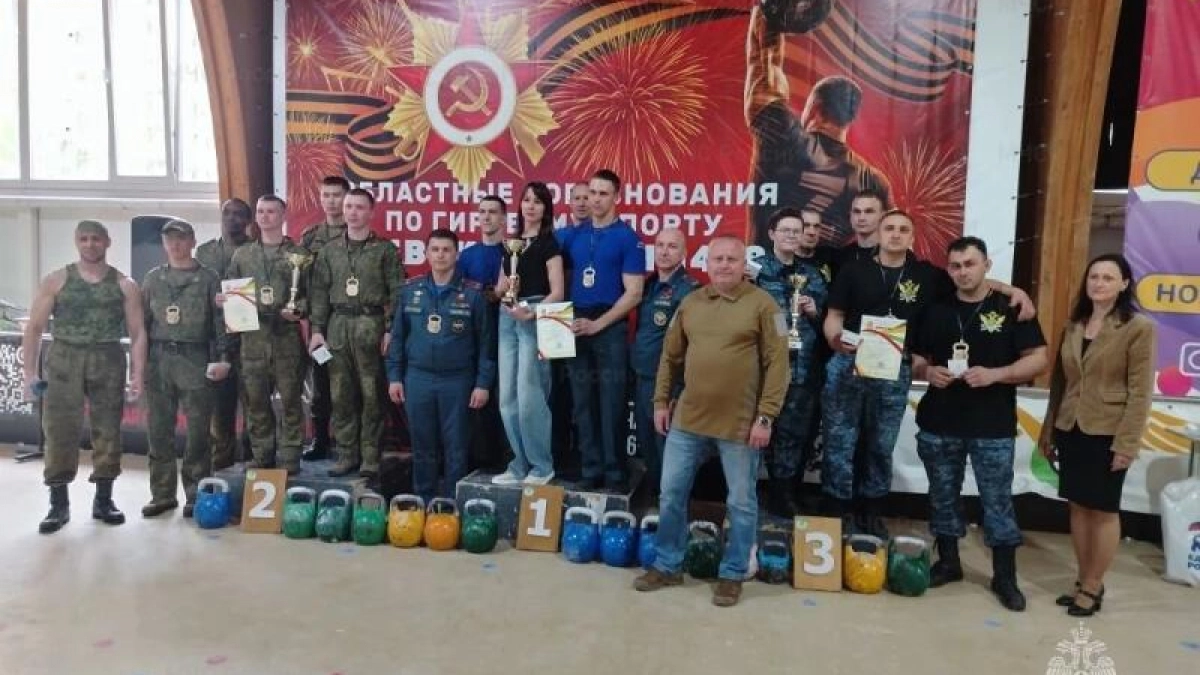 В честь 81-й годовщины Победы в ВОВ пензенские спортсмены подняли гирю 1418 раз
