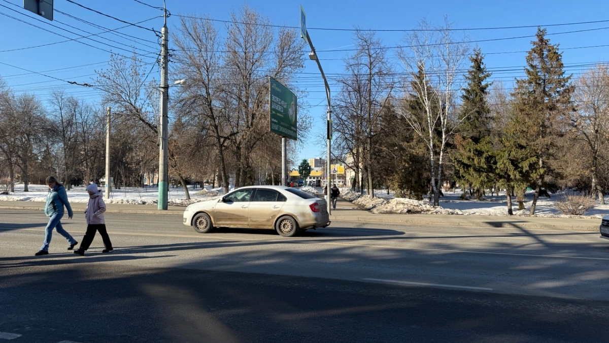 Полицейские ищут очевидцев аварии на ул. Суворова с участием трех автомобилей