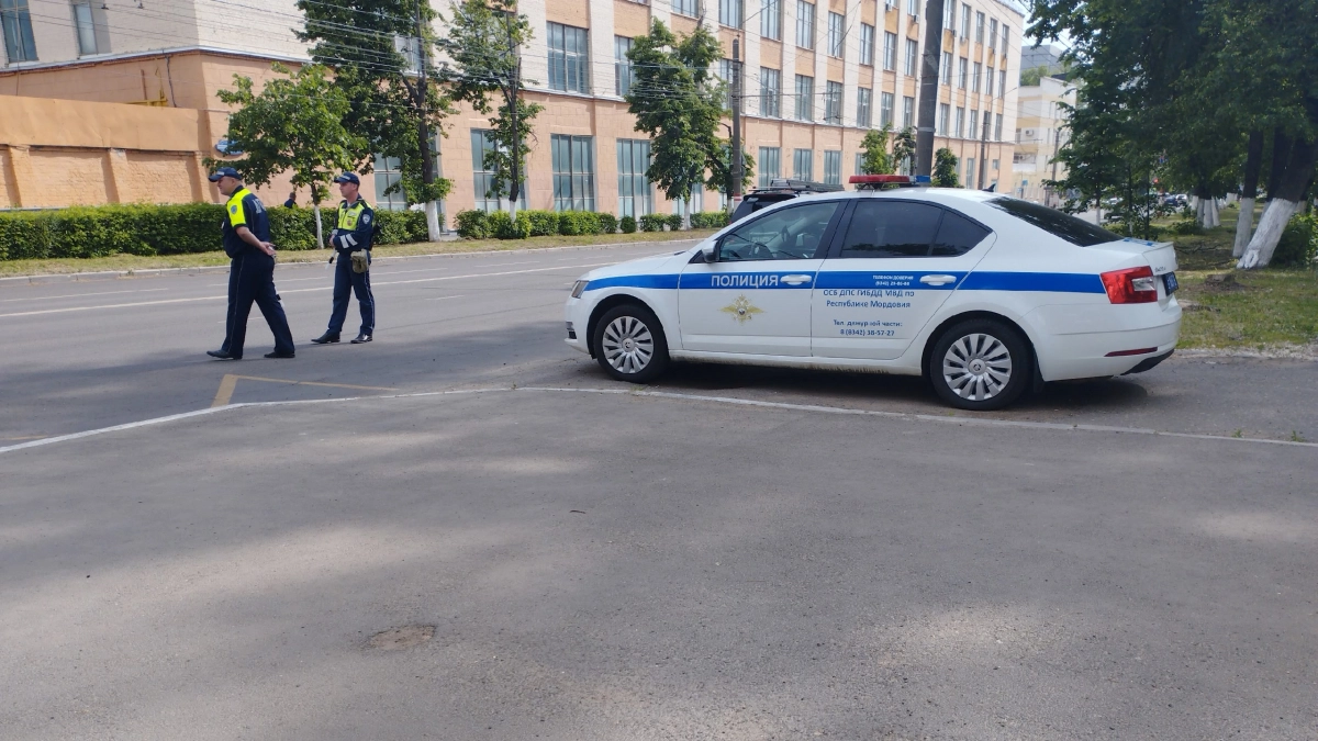 В ГАИ дали четкий ответ: как грамотно поступить, если Вы пересекли стоп-линию и светофор резко загорелся красным