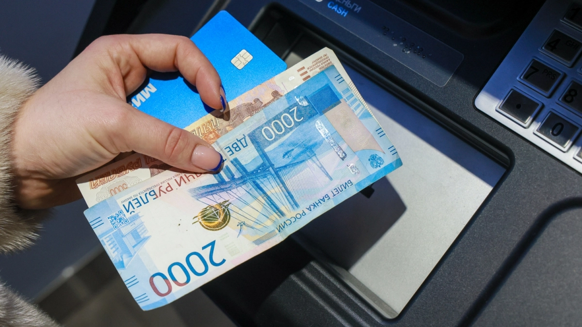 Экономист ВТБ спрогнозировал курс рубля выше 80 за доллар в июне-июле