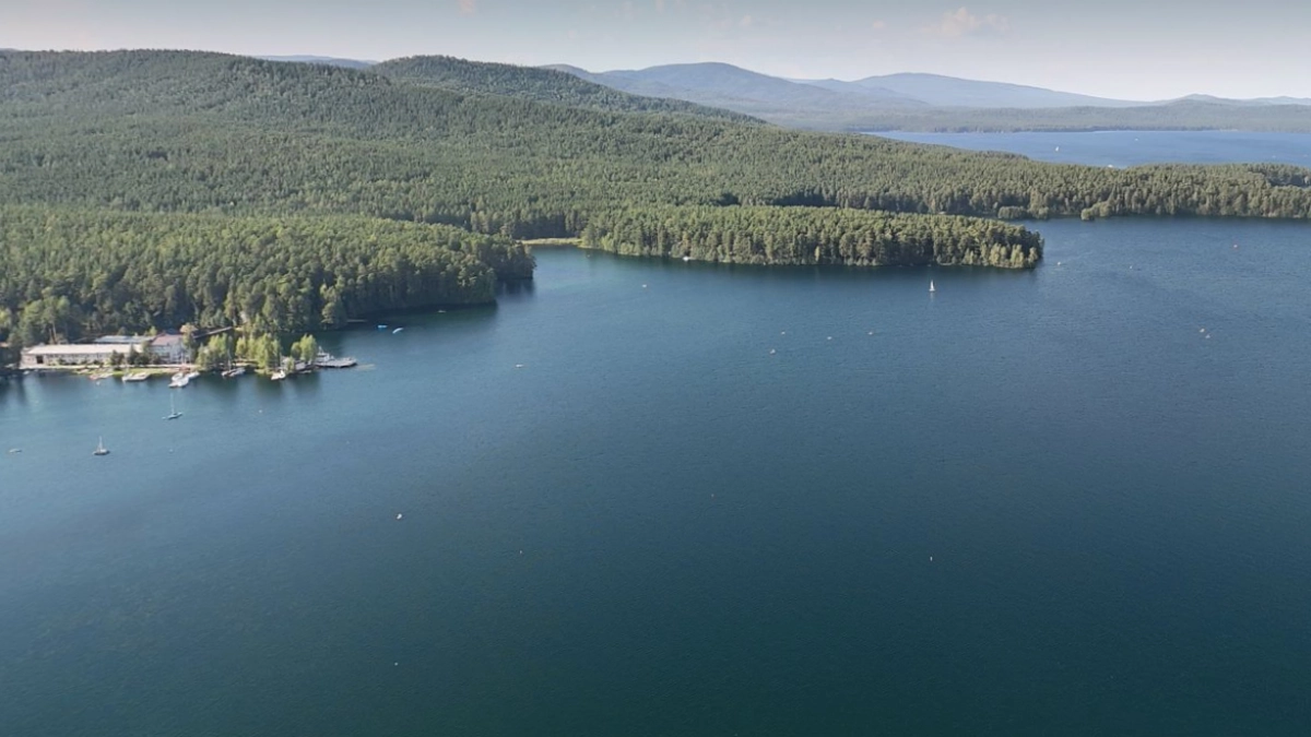 На наш Юг больше ни ногой, узнали про другое место: вода как парное молоко, не хамят - и в 3 раза дешевле, чем в Сочи