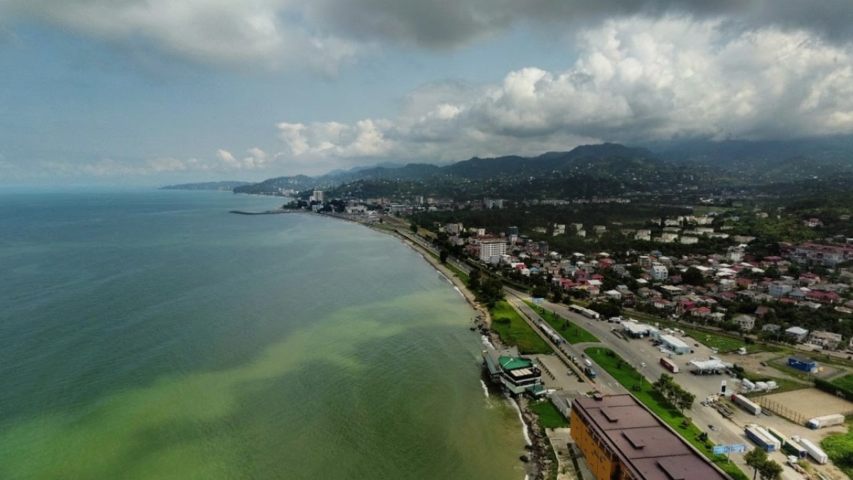 5 курортов с теплым морем уже в июне: вода +28, пляжи без людей и путевки со скидкой 50%