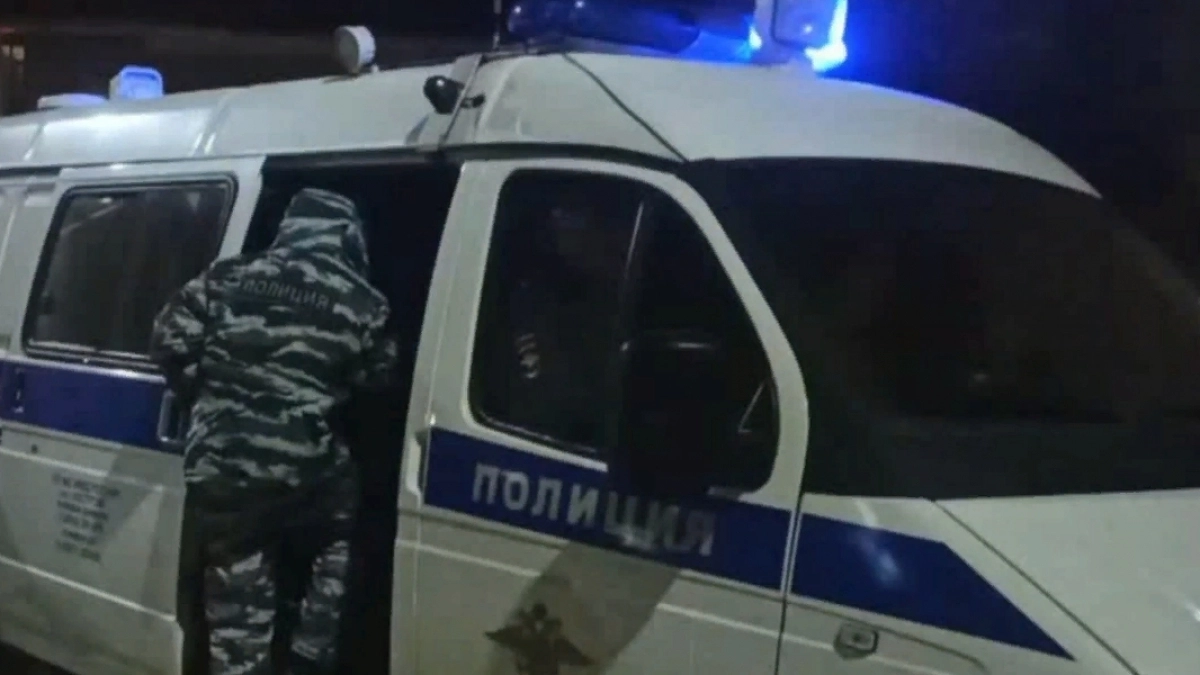 В Пензе патрульные задержали женщину, находящуюся в федеральном розыске