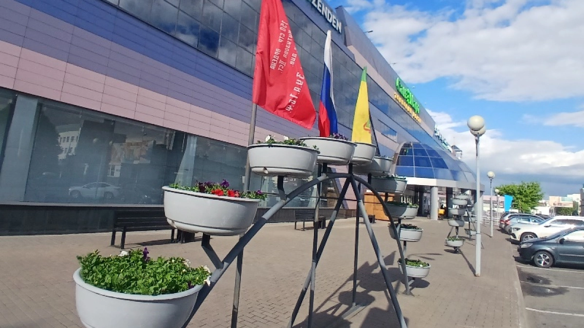 В Пензе украшают цветами город ко Дню России