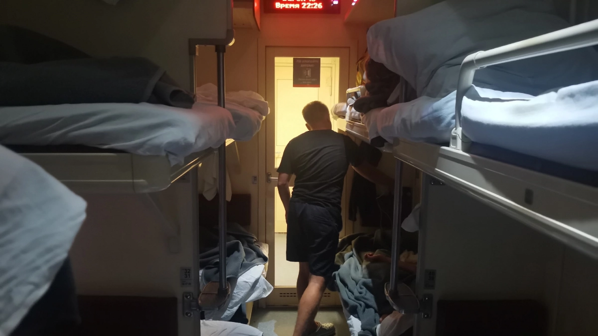 Годами сдавал бельё в поезде, пока не узнал одну деталь - вот как положено делать
