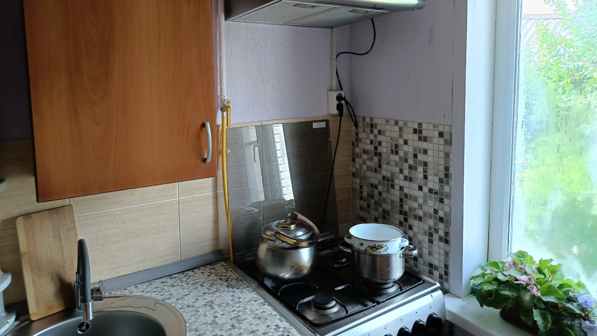 Кухонный фартук плиткой больше не в моде: 10 трендовых идей для умных - дизайны 2026
