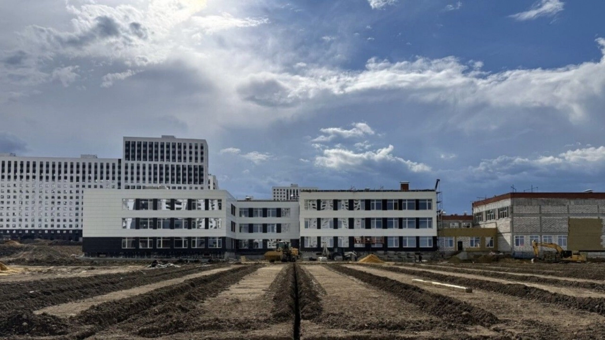 Стало известно, на каком этапе находится строительство новой  школы в микрорайоне Арбеково