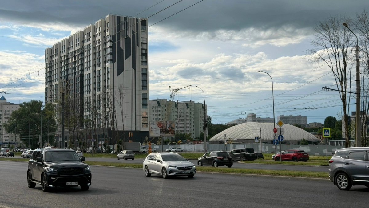Денисов потребовал порядка на дорогах от ресурсников после коммунальных аварий