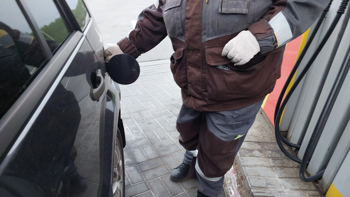 Простая хитрость, которая позволит снизить расход бензина на 20% в городе: пользуюсь сам - делюсь с вами