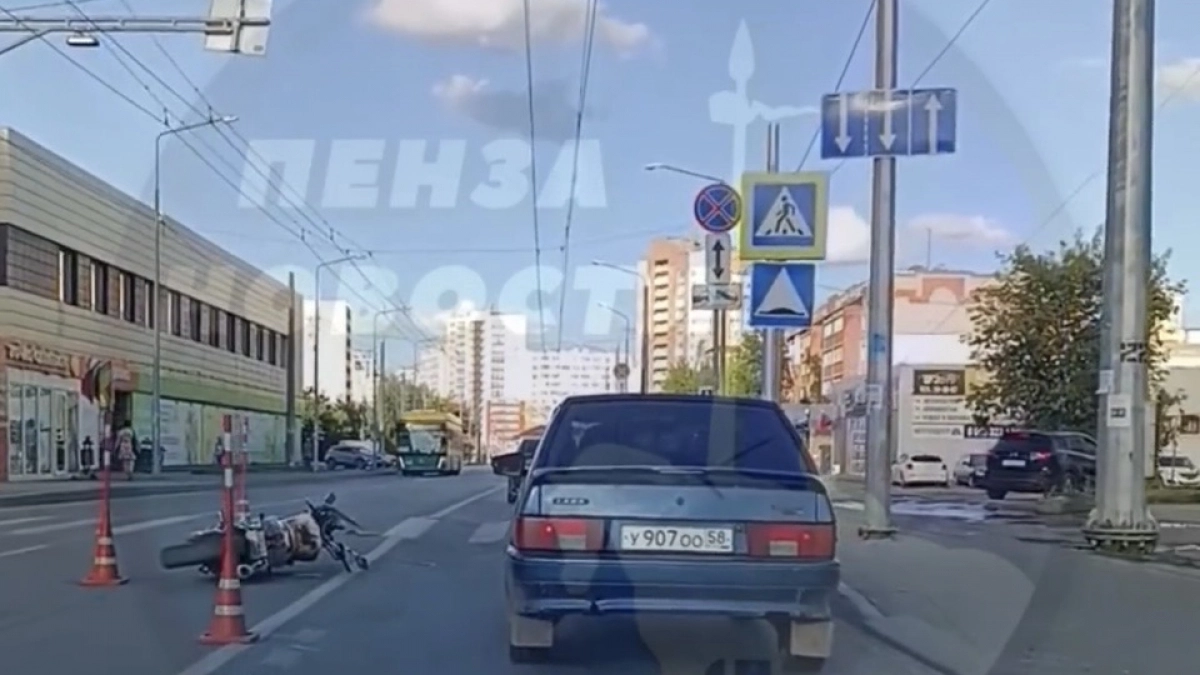 На Сухумской мотоциклист спровоцировал необычное ДТП с пенсионером 