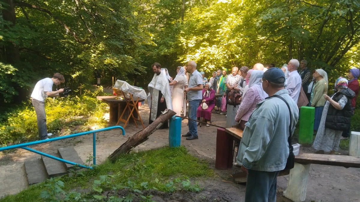 Исторический шаг: в Ахунах освятили родник и провели первый престольный праздник в храме-крестильне Иоанна Предтечи