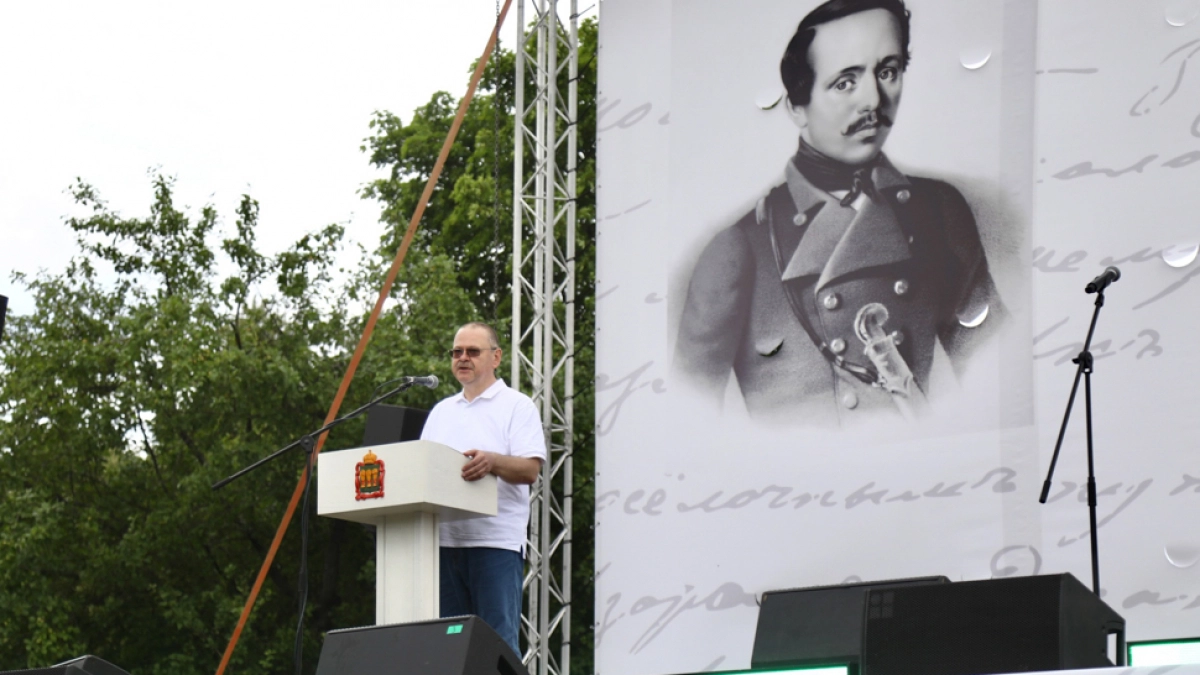 В сердце лермонтовской России: Олег Мельниченко побывал на празднике в «Тарханах»