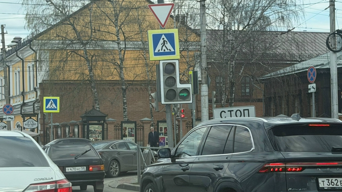 Пензенцам напомнили о необходимости вывоза бесхозных машин со дворов города