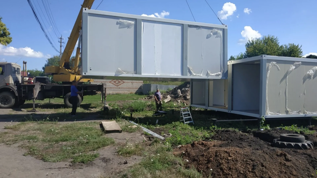 В селе Марат рабочие начали сборку нового ФАПа