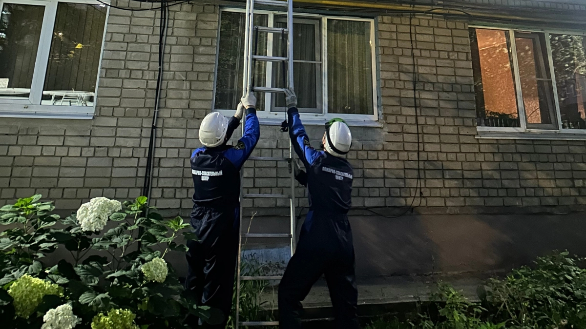 В Пензе спасатели дважды выручали людей за закрытыми дверями